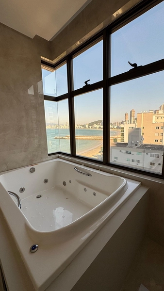 Apartamento de alto padrão à venda no Centro de Itapema – 185 m² privativos | 4 suítes | 3 vagas: 9ª foto da galeria de imagens do imóvel