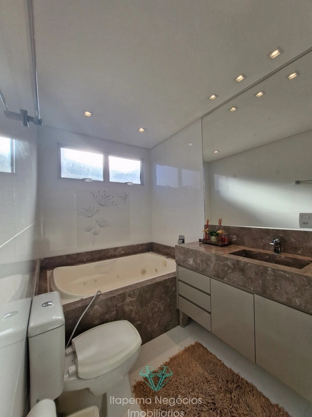 Apartamento 4 Dormitórios Sendo 4 Suítes - Frente para o mar.: 45ª foto da galeria de imagens do imóvel