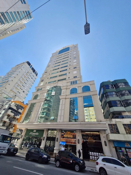 Apartamento Quadra Mar 4 Suítes na Meia Praia: 1ª foto da galeria de imagens do imóvel