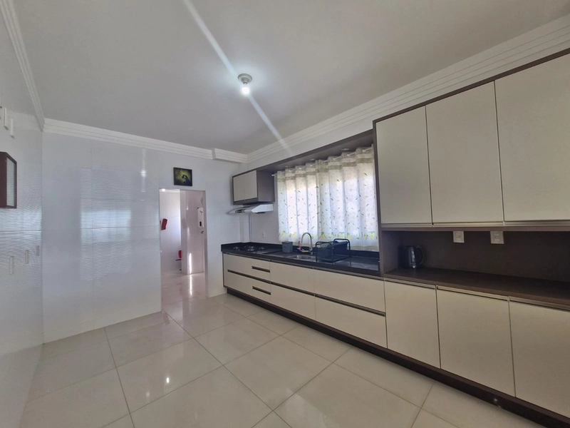 LOCAÇÃO DE APARTAMENTO – MEIA PRAIA | FRENTE AVENIDA COM VISTA MAR: 14ª foto da galeria de imagens do imóvel