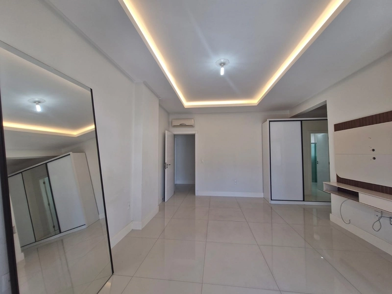 LOCAÇÃO DE APARTAMENTO – MEIA PRAIA | FRENTE AVENIDA COM VISTA MAR: 19ª foto da galeria de imagens do imóvel