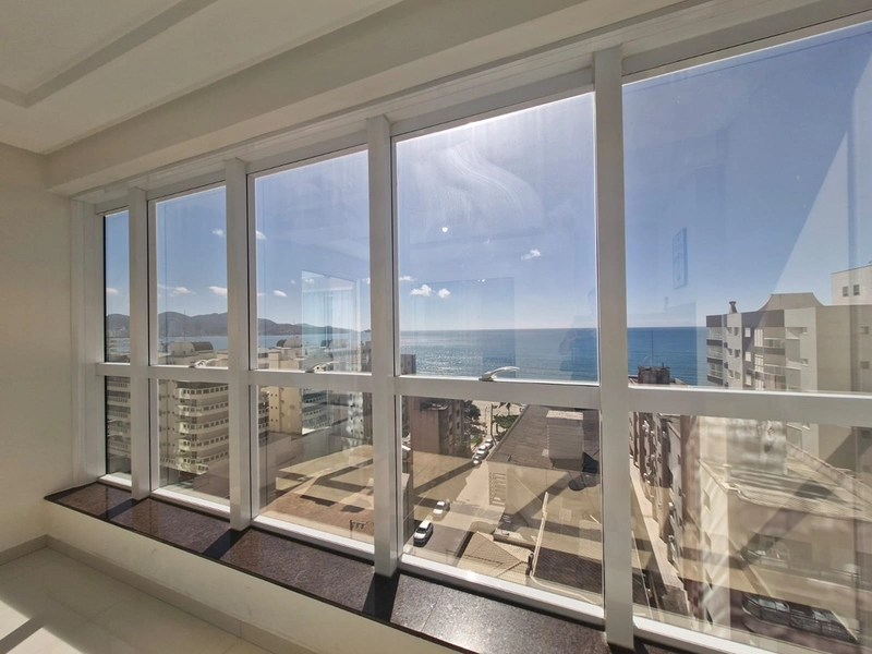 LOCAÇÃO DE APARTAMENTO – MEIA PRAIA | FRENTE AVENIDA COM VISTA MAR: 9ª foto da galeria de imagens do imóvel