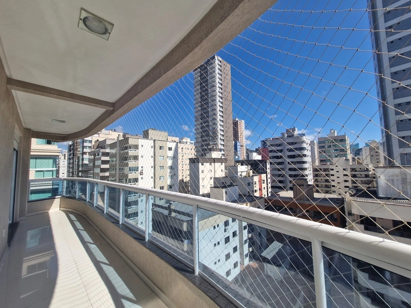 LOCAÇÃO DE APARTAMENTO – MEIA PRAIA | FRENTE AVENIDA COM VISTA MAR: 5ª foto da galeria de imagens do imóvel