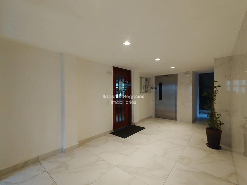 Apartamento à venda na Meia Praia – excelente localização: 4ª foto da galeria de imagens do imóvel