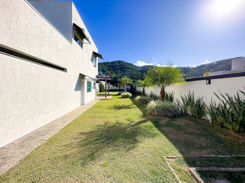 Casa de alto padrão: 40ª foto da galeria de imagens do imóvel