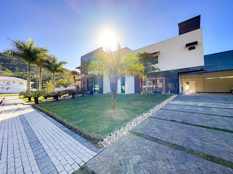 Casa de alto padrão: 29ª foto da galeria de imagens do imóvel