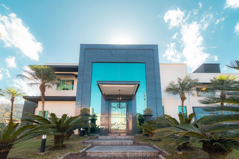 Casa de alto padrão: 2ª foto da galeria de imagens do imóvel