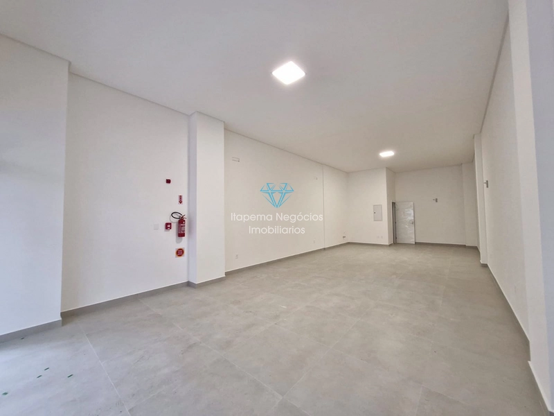 LOCAÇÃO – SALA COMERCIAL | MEIA PRAIA: 5ª foto da galeria de imagens do imóvel