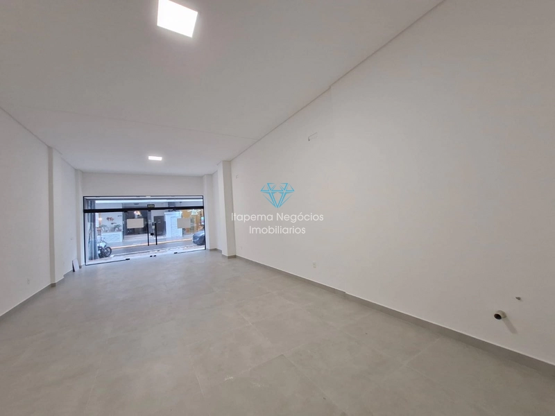 LOCAÇÃO – SALA COMERCIAL | MEIA PRAIA: 3ª foto da galeria de imagens do imóvel