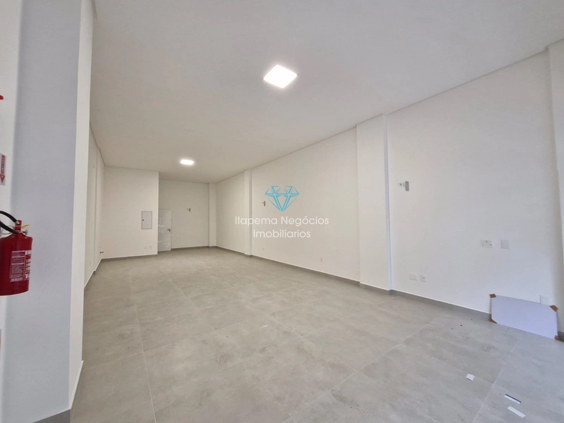 LOCAÇÃO – SALA COMERCIAL | MEIA PRAIA: 4ª foto da galeria de imagens do imóvel