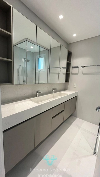 Apartamentos com 4 dormitórios em Balneário Camboriú: 21ª foto da galeria de imagens do imóvel