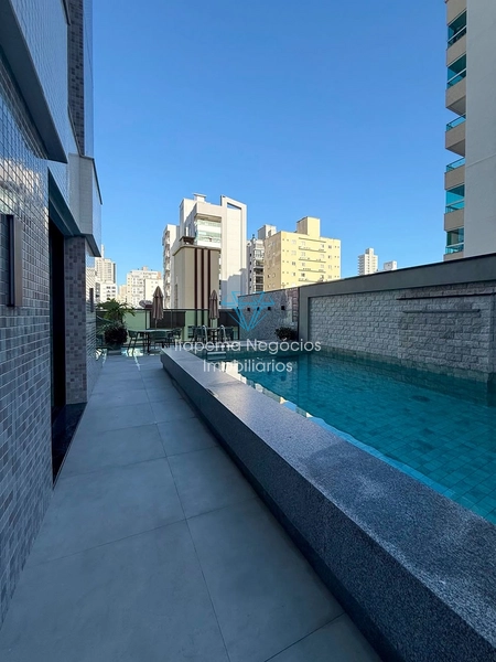 3 dormitórios, 3 suítes, 2 vagas de garagem. Meia Praia: 16ª foto da galeria de imagens do imóvel
