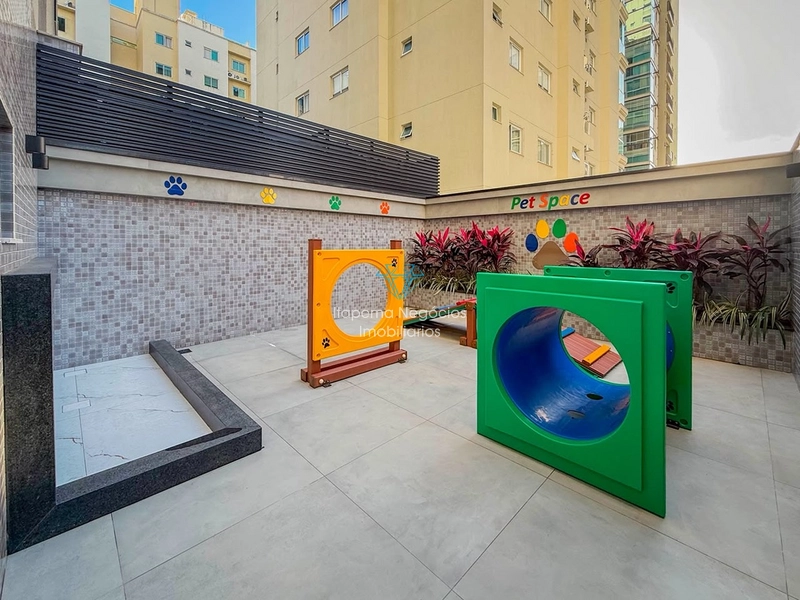 3 dormitórios, 3 suítes, 2 vagas de garagem. Meia Praia: 25ª foto da galeria de imagens do imóvel