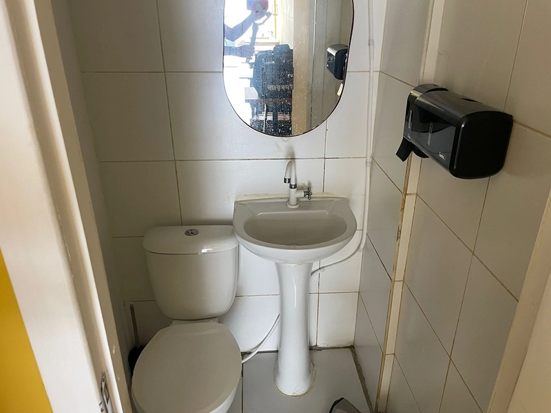 LOCAÇÃO DE SALA COMERCIAL – MEIA PRAIA | 2ª QUADRA: 6ª foto da galeria de imagens do imóvel