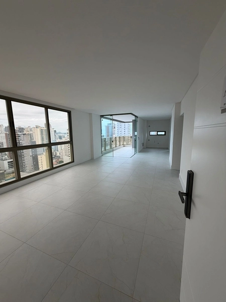 Apartamento à Venda – 135m² | Terceira Quadra Mar | Meia Praia – Itapema/SC: 4ª foto da galeria de imagens do imóvel