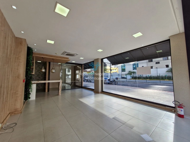 Sala comercial para locação em Meia Praia. : 1ª foto da galeria de imagens do imóvel