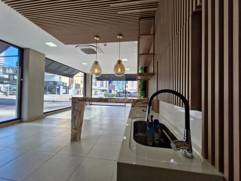 Sala comercial para locação em Meia Praia. : 7ª foto da galeria de imagens do imóvel