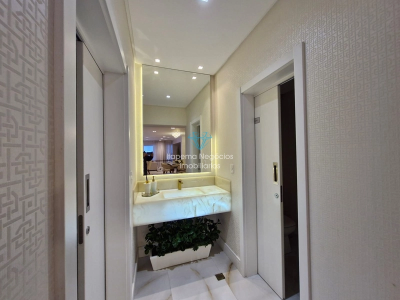 APARTAMENTO À VENDA – MEIA PRAIA | QUADRA MAR: 45ª foto da galeria de imagens do imóvel