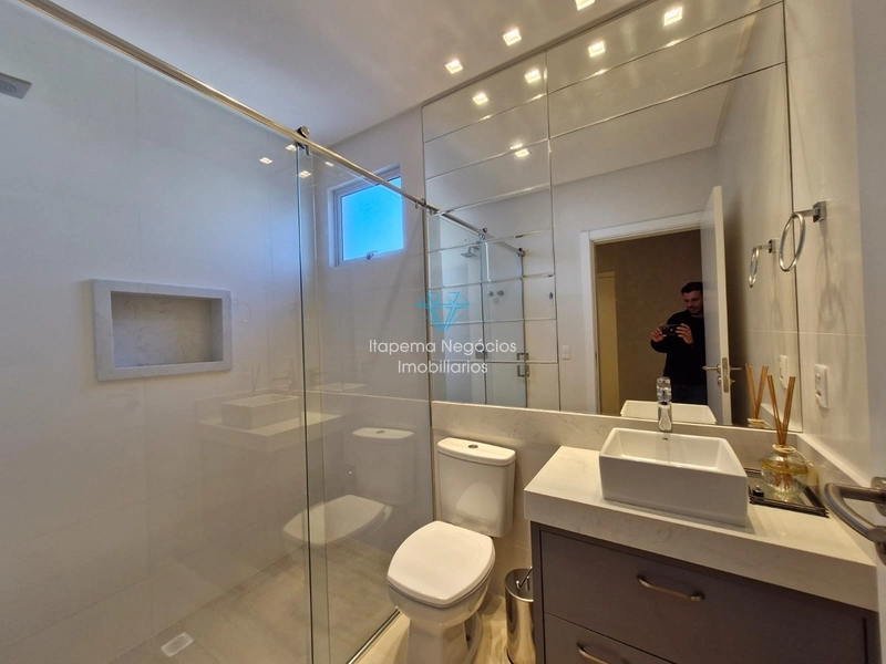 APARTAMENTO À VENDA – MEIA PRAIA | QUADRA MAR: 46ª foto da galeria de imagens do imóvel