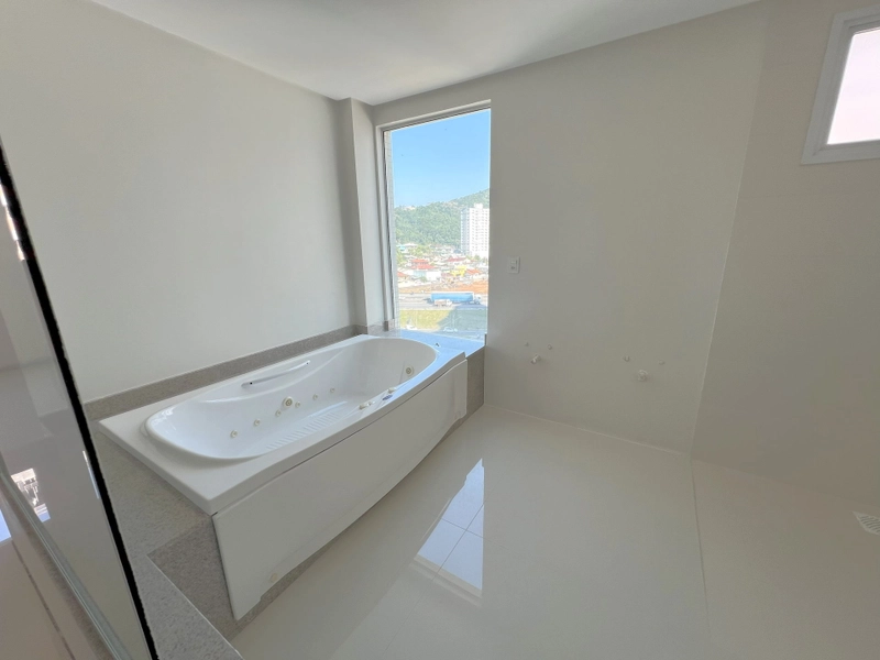 Apartamento 4 suítes 4 vagas - Centro: 18ª foto da galeria de imagens do imóvel