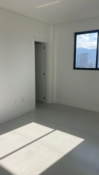 localizado na Meia Praia em Itapema. 3 suítes 2 vagas.: 30ª foto da galeria de imagens do imóvel