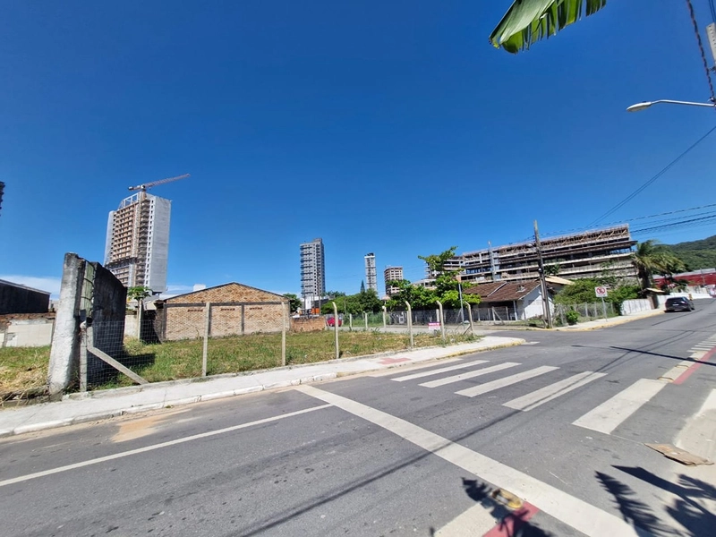 Terreno à venda no bairro Perequê, em Porto Belo: 1ª foto da galeria de imagens do imóvel