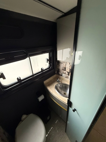 MOTORHOME COMPLETO – CONFORTO, TECNOLOGIA E AUTONOMIA TOTAL: 15ª foto da galeria de imagens do imóvel