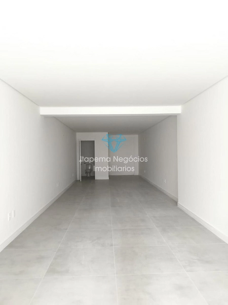 SALA COMERCIAL PARA LOCAÇÃO – PEREQUÊ, PORTO BELO/SC: 3ª foto da galeria de imagens do imóvel