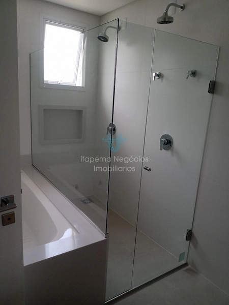 IMÓVEL EXCLUSIVO NA QUADRA DO MAR EM MEIA PRAIA: 16ª foto da galeria de imagens do imóvel