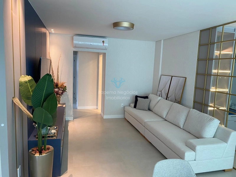 IMÓVEL EXCLUSIVO NA QUADRA DO MAR EM MEIA PRAIA: 9ª foto da galeria de imagens do imóvel