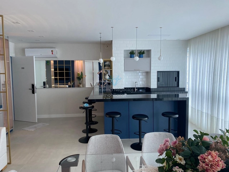 IMÓVEL EXCLUSIVO NA QUADRA DO MAR EM MEIA PRAIA: 1ª foto da galeria de imagens do imóvel