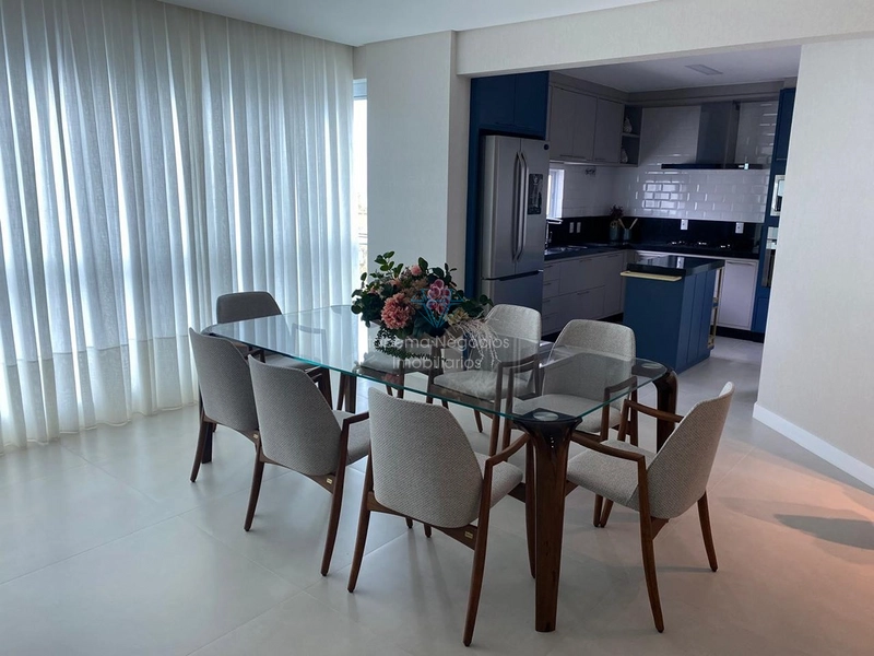 IMÓVEL EXCLUSIVO NA QUADRA DO MAR EM MEIA PRAIA: 6ª foto da galeria de imagens do imóvel