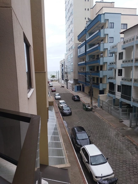 Apartamento à Venda na Meia Praia – Quadra do Mar: 1ª foto da galeria de imagens do imóvel