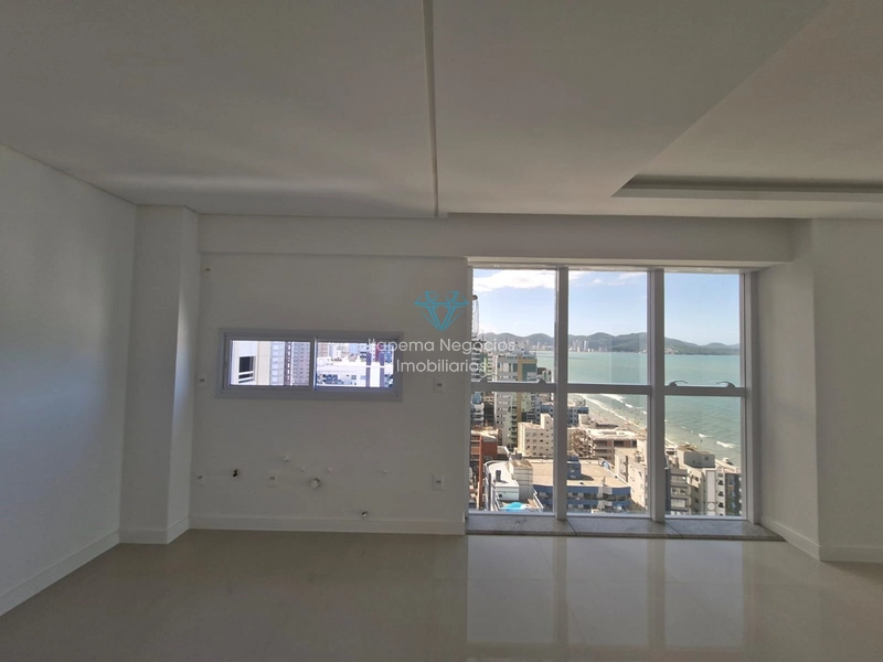 Apartamento de alto padrão localizado no centro de meia praia quadra mar: 12ª foto da galeria de imagens do imóvel