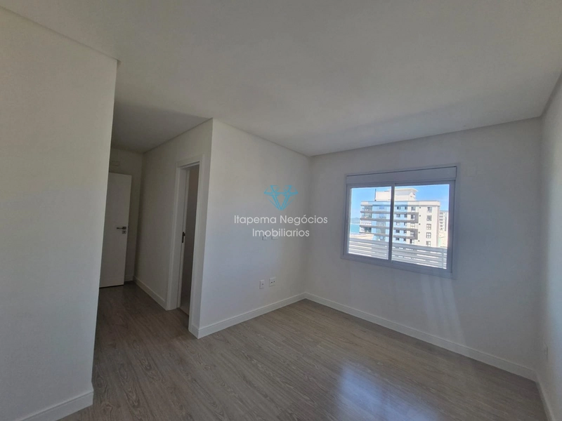 Apartamento de alto padrão localizado no centro de meia praia quadra mar: 27ª foto da galeria de imagens do imóvel