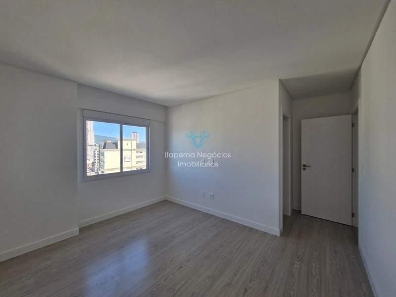 Apartamento de alto padrão localizado no centro de meia praia quadra mar: 24ª foto da galeria de imagens do imóvel