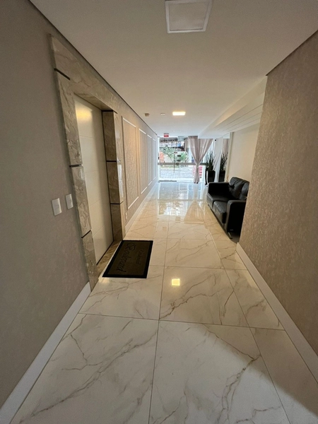 EXCELENTE OPORTUINIDADE NA MEIA PRAIA : 4ª foto da galeria de imagens do imóvel