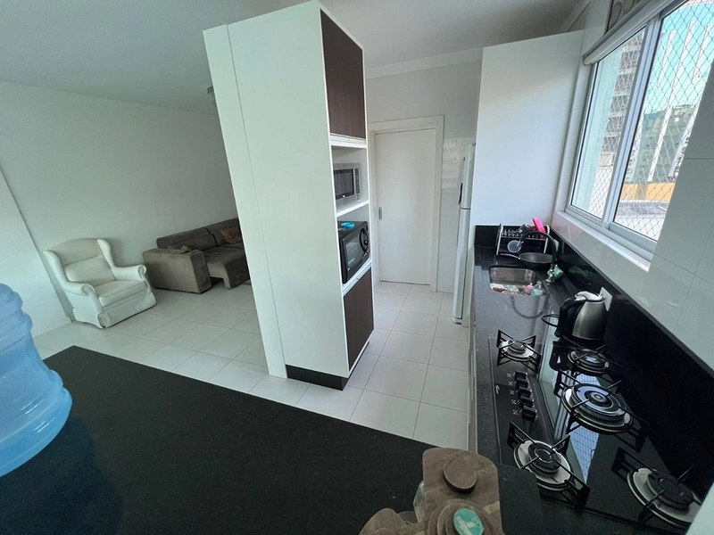 EXCELENTE OPORTUINIDADE NA MEIA PRAIA : 8ª foto da galeria de imagens do imóvel