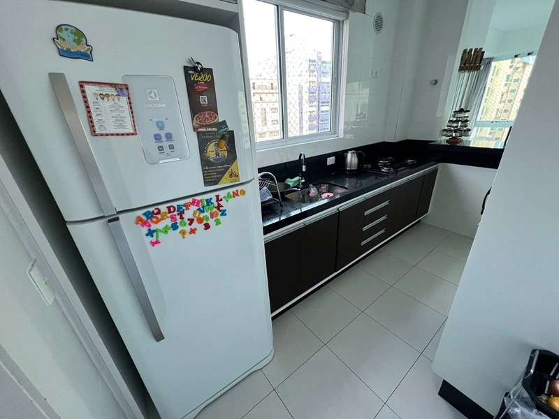 EXCELENTE OPORTUINIDADE NA MEIA PRAIA : 1ª foto da galeria de imagens do imóvel