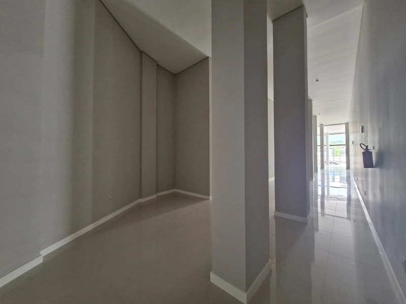 Sala Comercial para Locação no Centro de Itapema: 3ª foto da galeria de imagens do imóvel