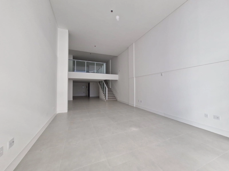 SALA COMERCIAL – SEGUNDA AVENIDA NA MEIA PRAIA : 2ª foto da galeria de imagens do imóvel
