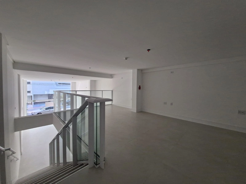 SALA COMERCIAL – SEGUNDA AVENIDA NA MEIA PRAIA : 5ª foto da galeria de imagens do imóvel