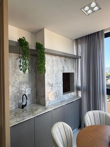 OPORTUNIDADE!!! Apartamento totalmente mobiliado, novo, nunca usado, pronto para morar, na Meia Praia: 3ª foto da galeria de imagens do imóvel