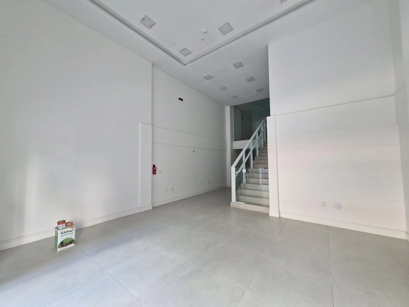 SALA COMERCIAL – FRENTE PARA A SEGUNDA AVENIDA: 2ª foto da galeria de imagens do imóvel