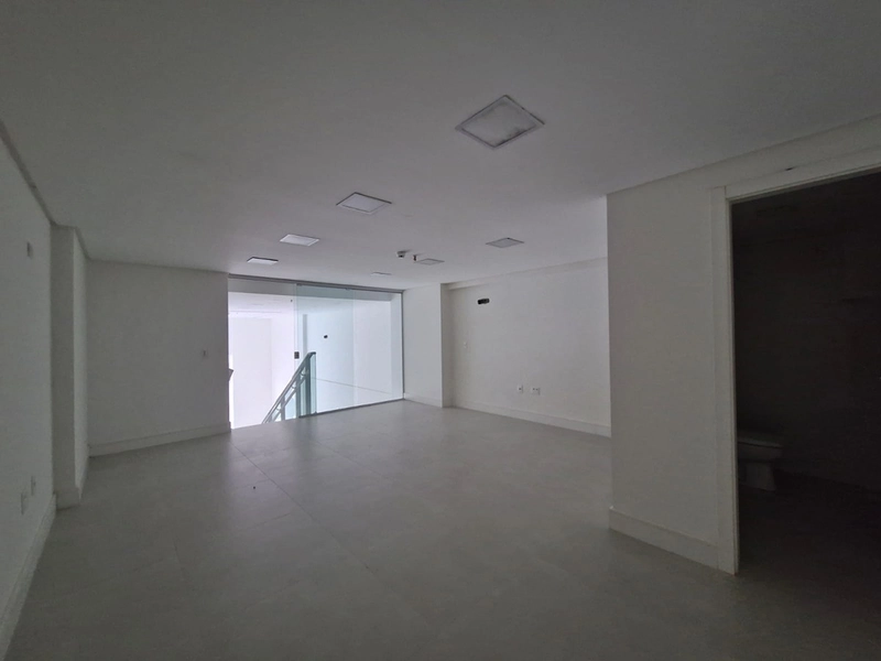 SALA COMERCIAL – FRENTE PARA A SEGUNDA AVENIDA: 4ª foto da galeria de imagens do imóvel