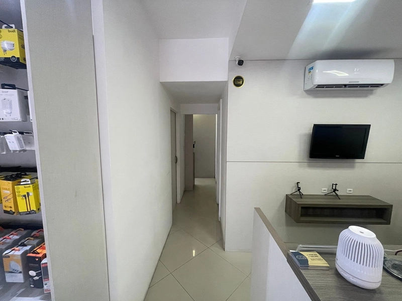 VENDA DE SALA COMERCIAL EM MEIA PRAIA: 3ª foto da galeria de imagens do imóvel