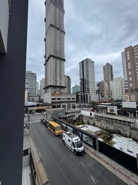 Apartamento para Locação – Meia Praia: 3ª foto da galeria de imagens do imóvel