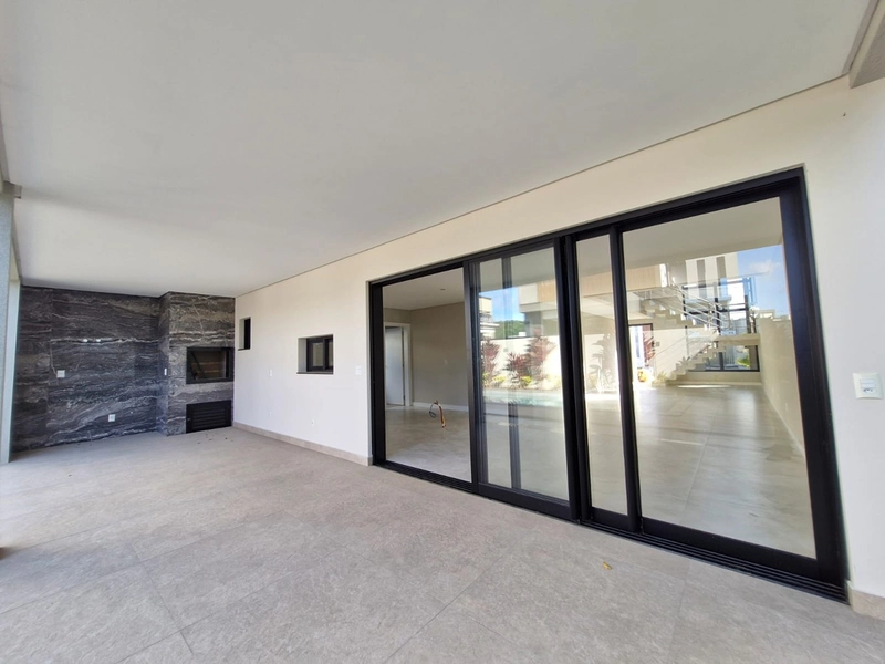 Casa de Alto Padrão em Condomínio de Luxo em Camboriú: 26ª foto da galeria de imagens do imóvel