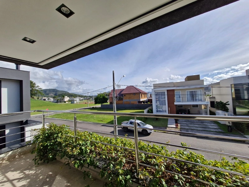 Casa de Alto Padrão em Condomínio de Luxo em Camboriú: 5ª foto da galeria de imagens do imóvel