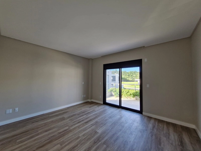 Casa de Alto Padrão em Condomínio de Luxo em Camboriú: 13ª foto da galeria de imagens do imóvel